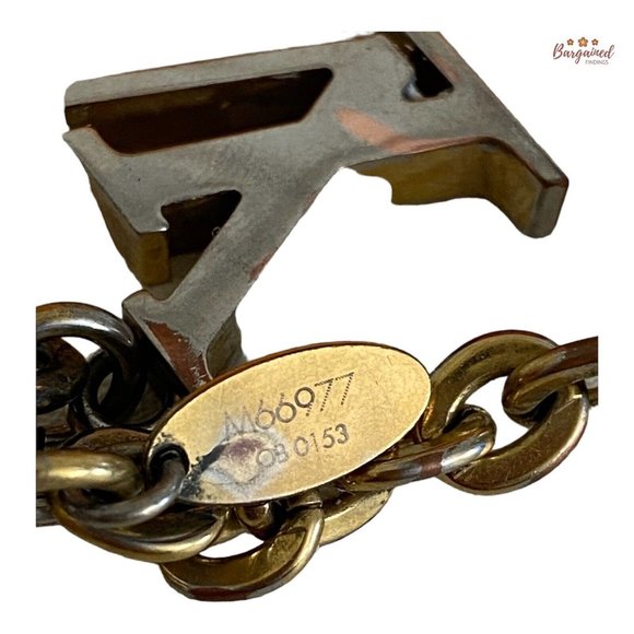 Authentic LOUIS VUITTON Rose Acetate Hollow Flower Vellur Key Holder Bag Charm - Picture 6 of 10